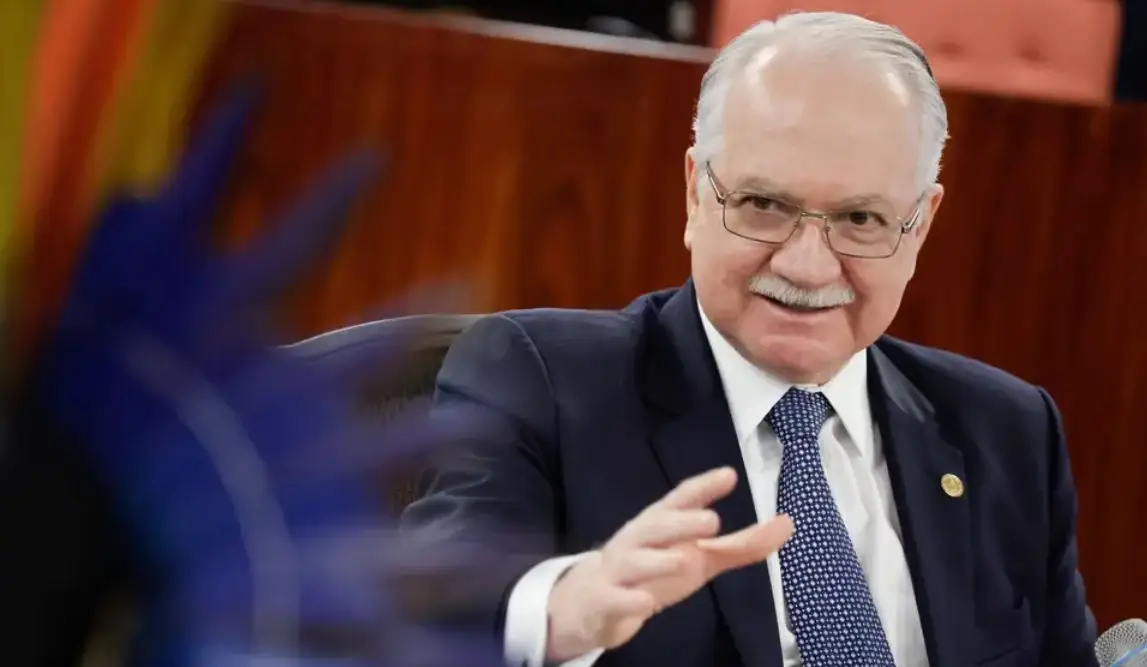 Fachin: 'Either we limit ourselves, or there may be a limitation from an external Power'