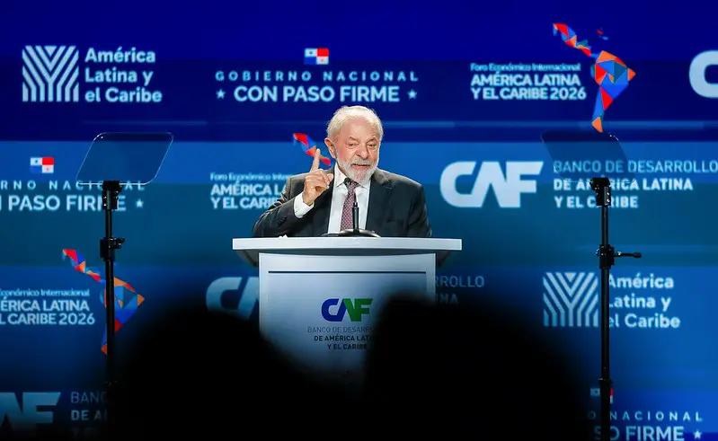 Lula criticizes US intervention and says that force does not solve problems