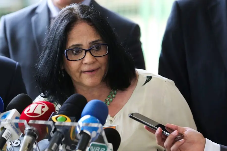 After being mentioned in CPMI, Valadão says that Damares “took the leftists’ bait”