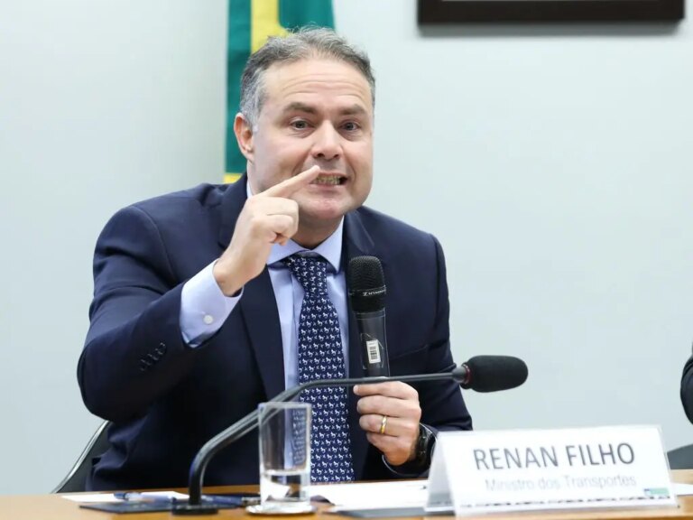 “If you’re driving well, you don’t need a test”, says Renan Filho about changing his driver’s license

