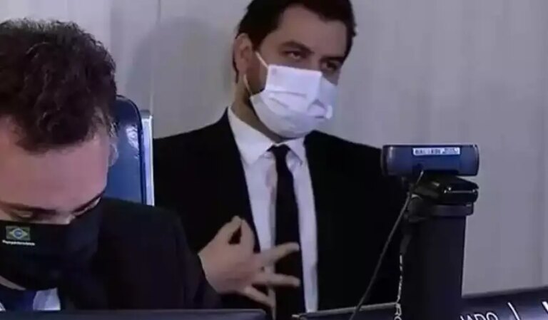 PF arrests Filipe Martins after Moraes points out violation of precautionary measure
