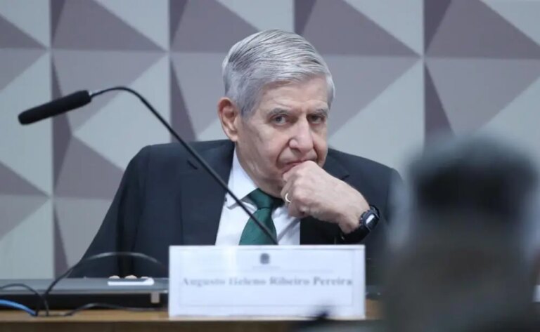 Presidency Ethics Committee initiates proceedings against General Heleno
