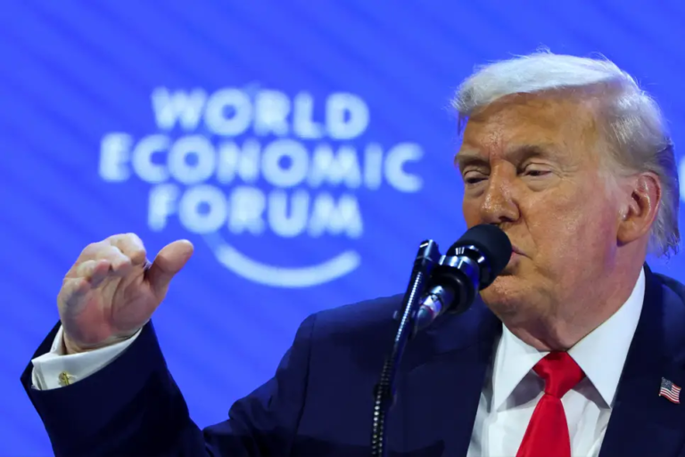 O presidente dos EUA, Donald Trump, participa da 56ª reunião anual do Fórum Econômico Mundial (WEF) em Davos, Suíça, em 21 de janeiro de 2026. REUTERS/Denis Balibouse
