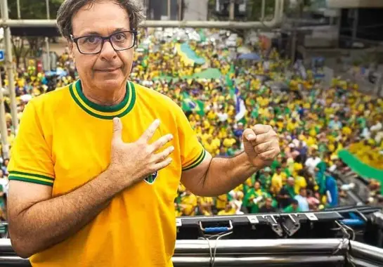 Early advertising? Former minister promotes Flávio on the streets and if he can go to the TSE