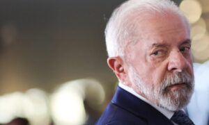 Lula: Even though Petrobras is proving successful, someone always tries to sell a piece