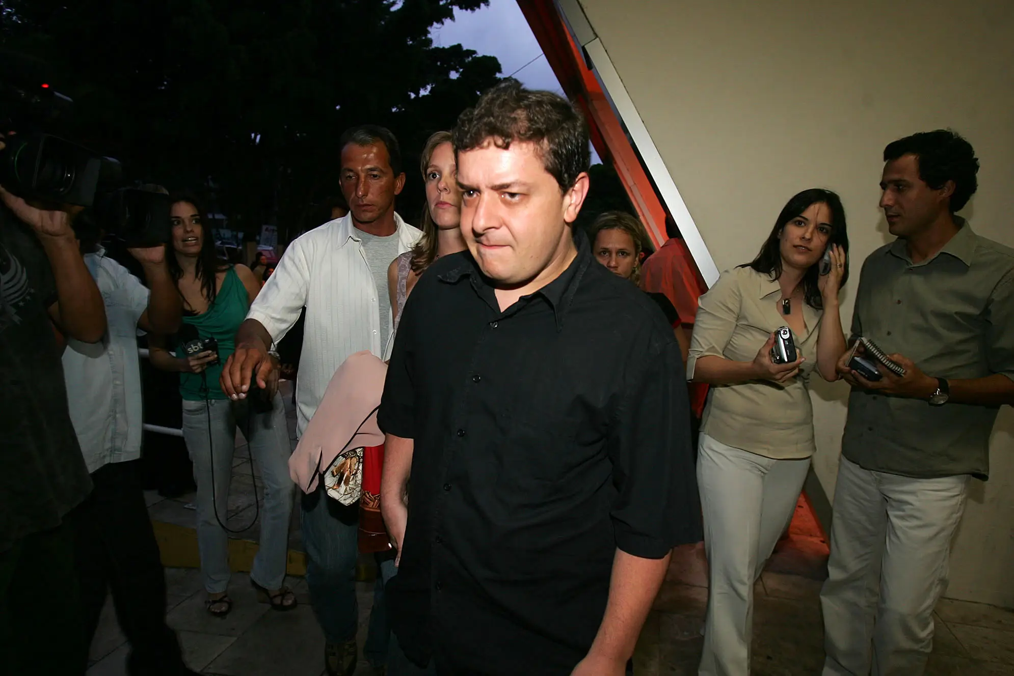 Lula asks his son to clarify his involvement with Careca from the INSS, say assistants