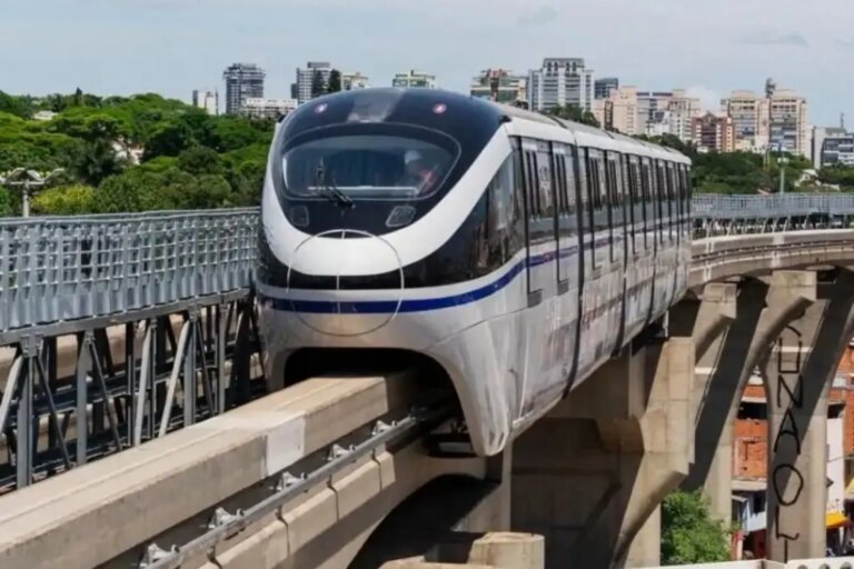 See what the SP metro map looks like with the new line that opens on Tuesday (31)
