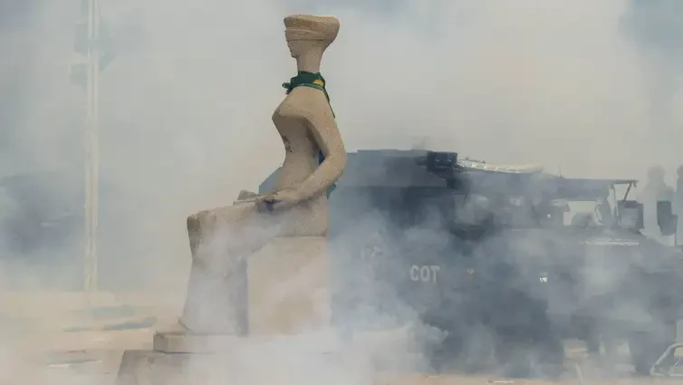 Argentina grants refuge to Brazilian convicted of the act of January 8
