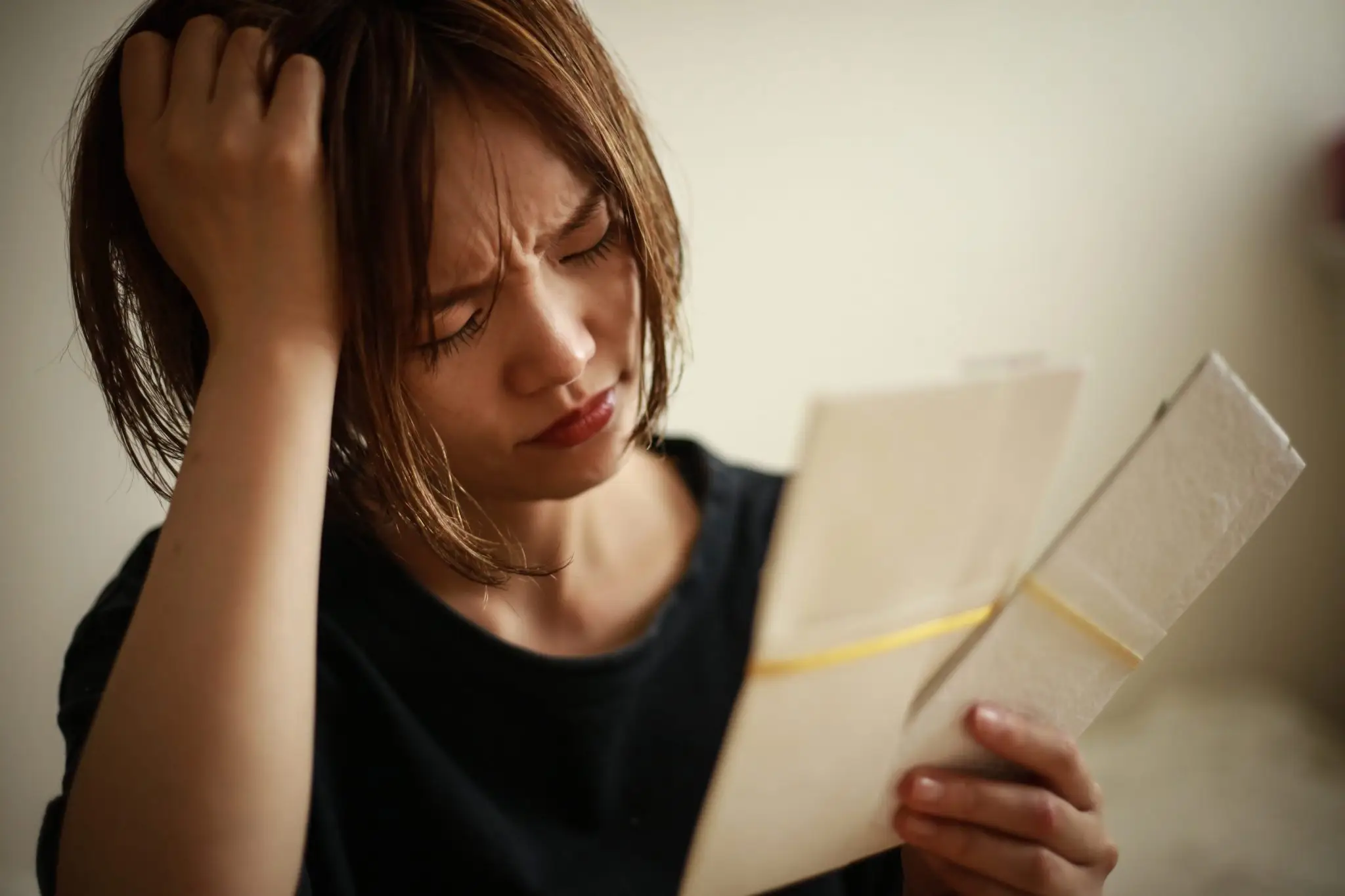 Americanos estão estressados por recusarem convites para eventos sociais por não terem dinheiro (Foto: Getty Images/Fortune)