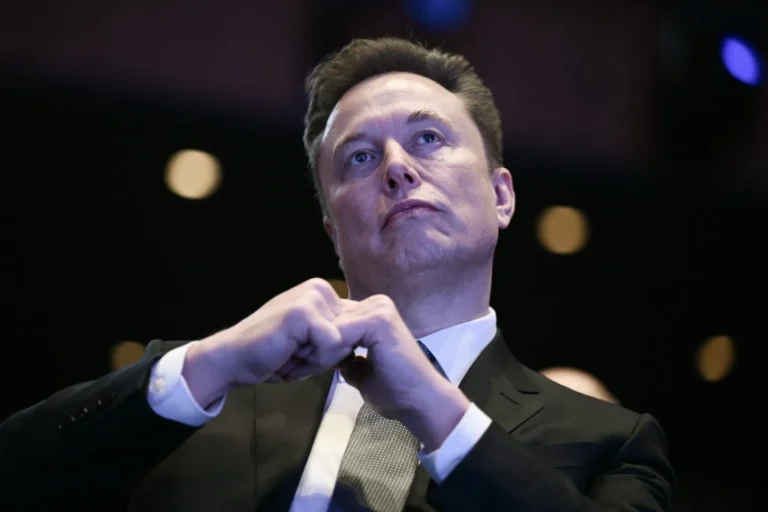 Elon Musk não se importa com currículos ao contratar para sua equipe de chips (Foto: Brendan Smialowski/AFP/Getty Images/Fortune)