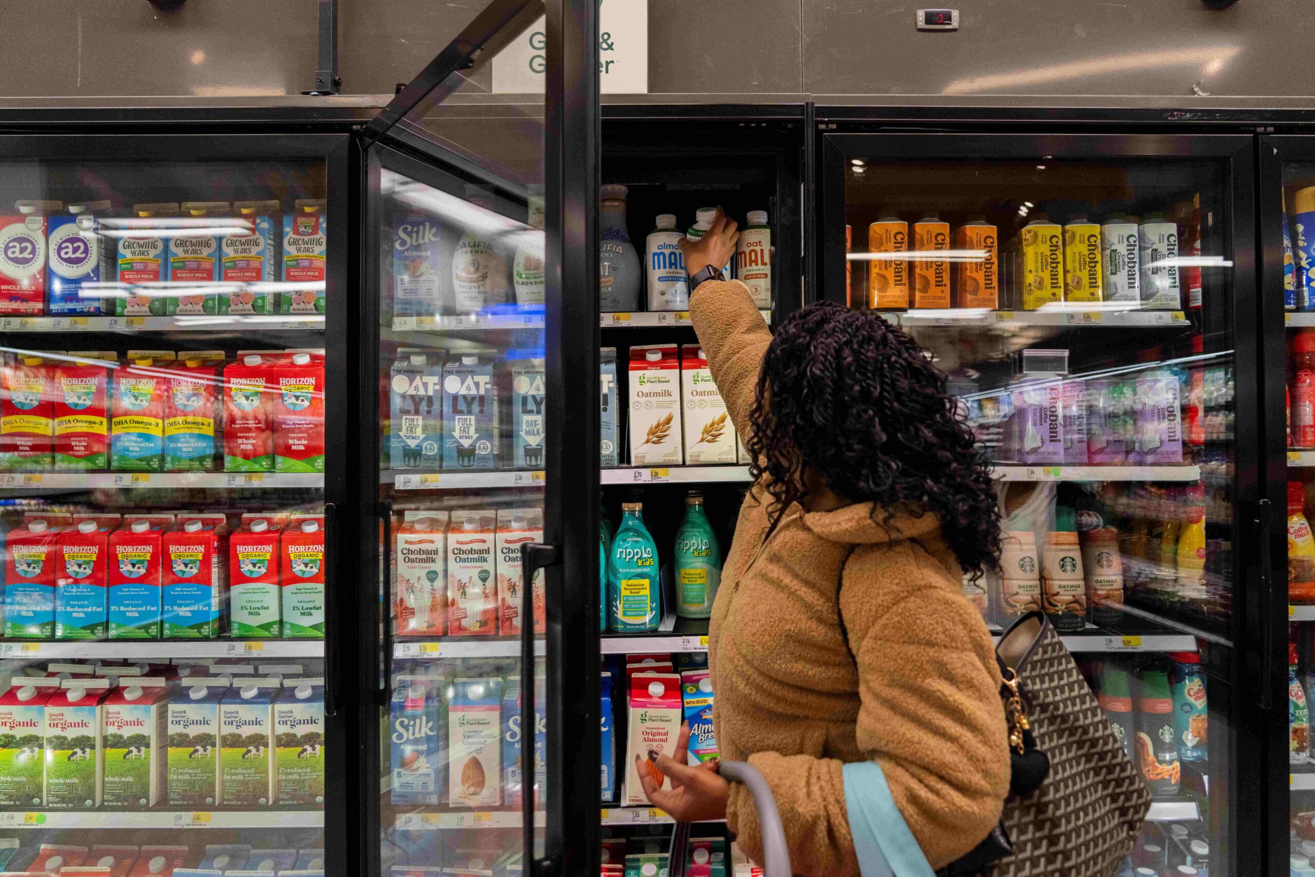 Consumidora faz compras nos EUA; crescimento econômico estava mais lento já no fim de 2025 (Foto: Hiroko Masuike/The New York Times)