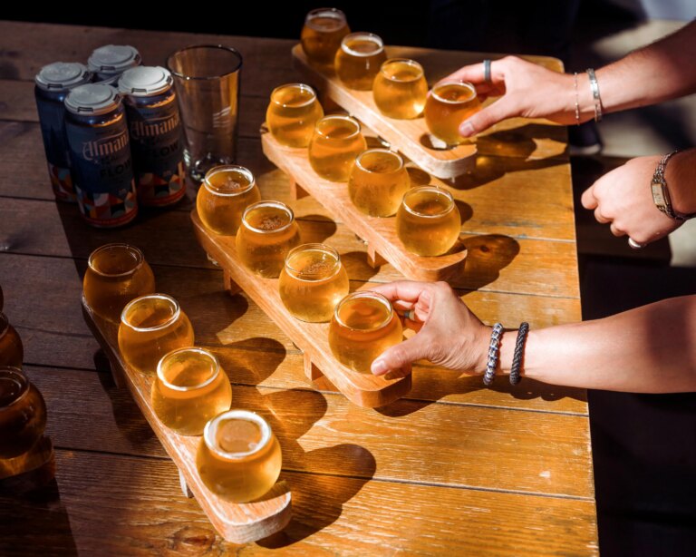 Pale Ale da cervejaria Almanac Beer Company, da Califórnia, que usa dióxido de carbono do ar para sua produção (Foto: Ian C. Bates/The New York Times)