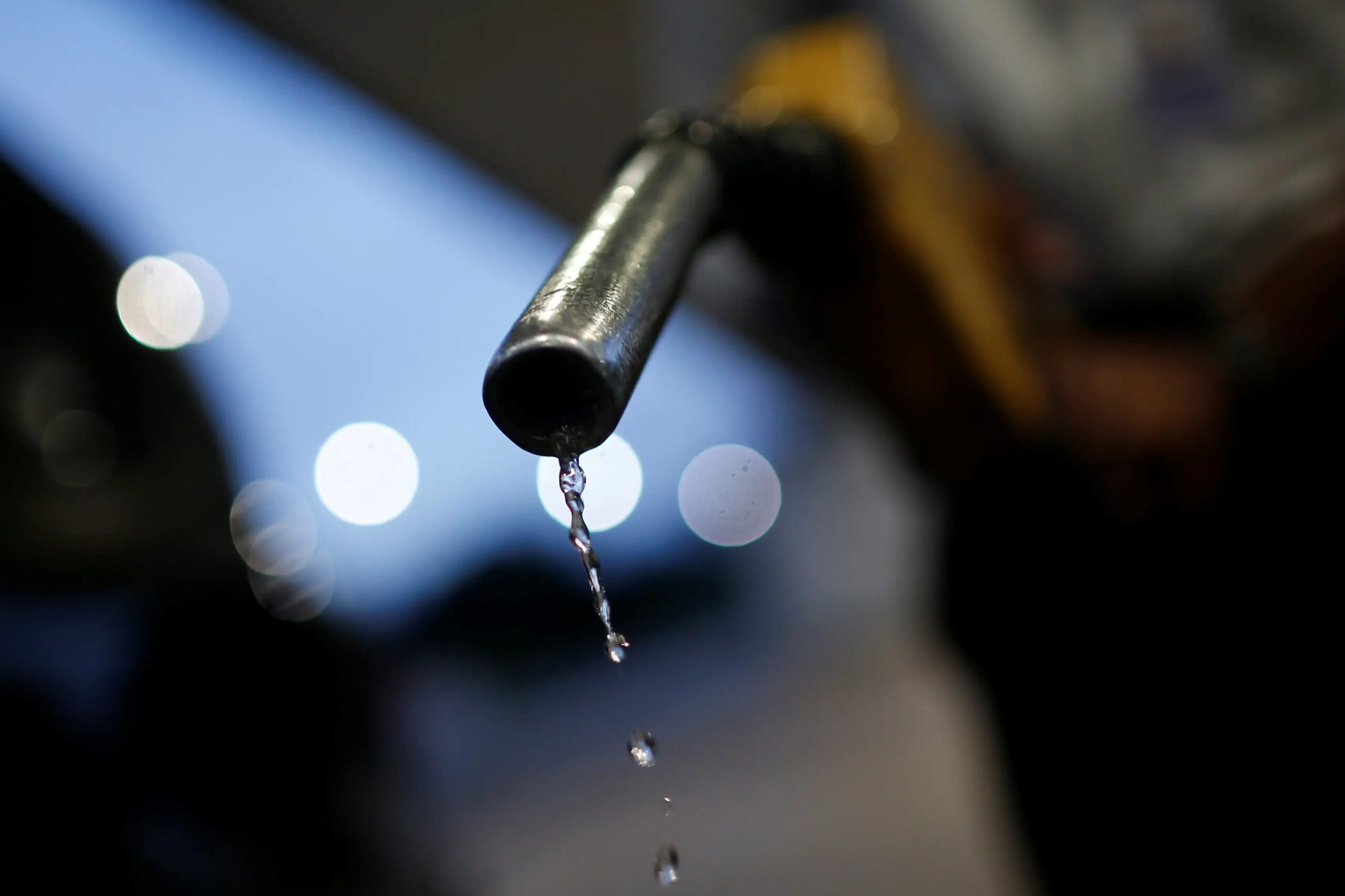 Government proposes using oil revenue to cut fuel taxes