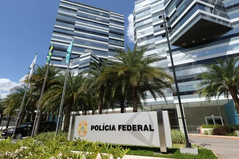 PF returns credentials of American agent working in Brazil