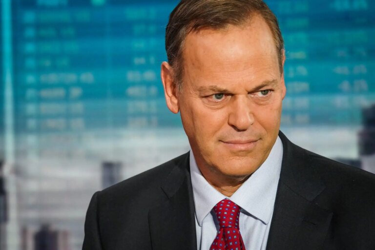 This billionaire is helping 800,000 people get free higher education
