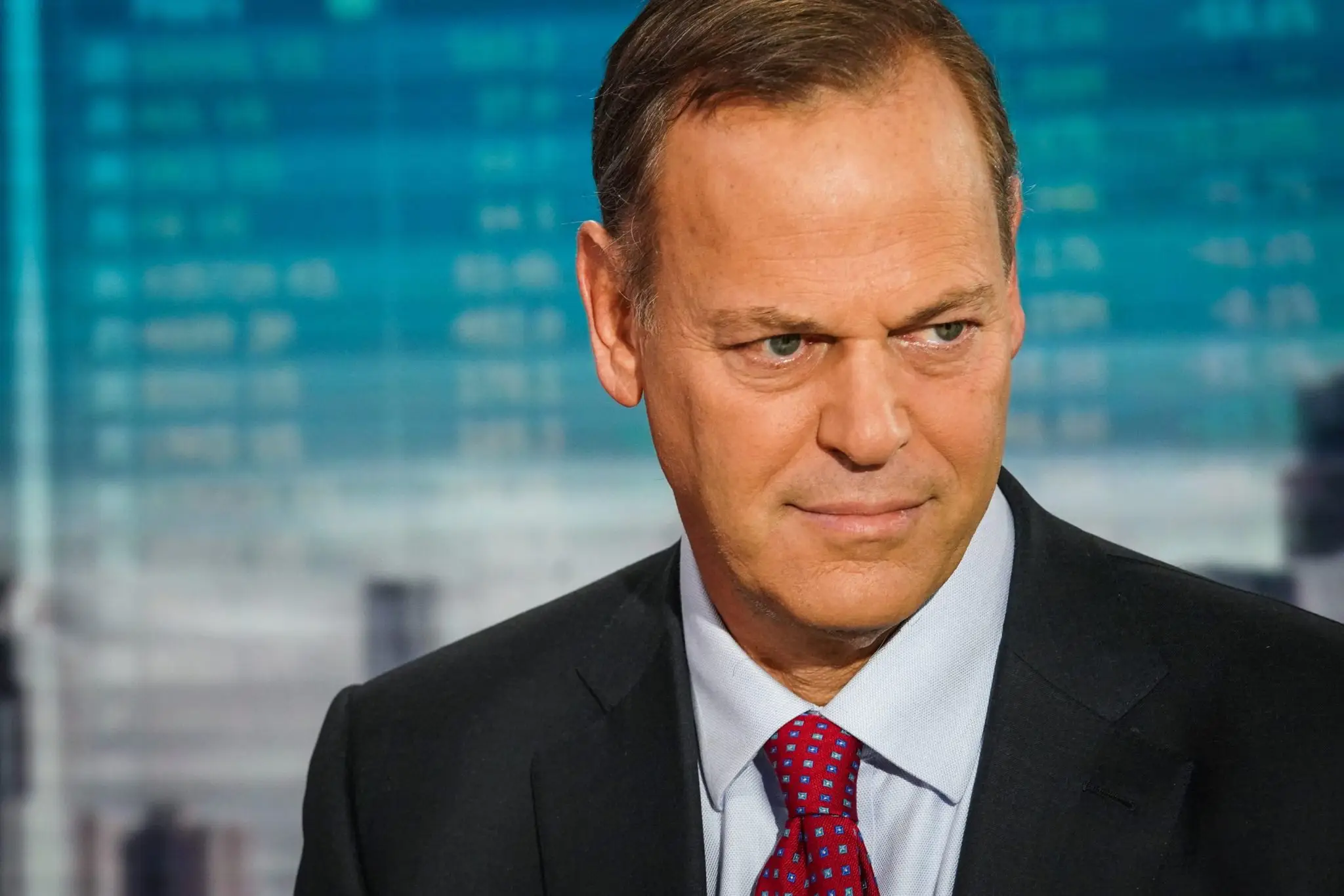 This billionaire is helping 800,000 people get free higher education