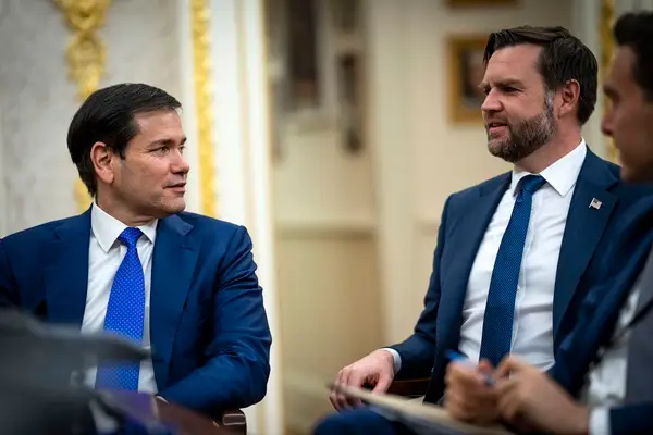 Vance or Rubio? Trump speculates about successor as “boys” gain ground