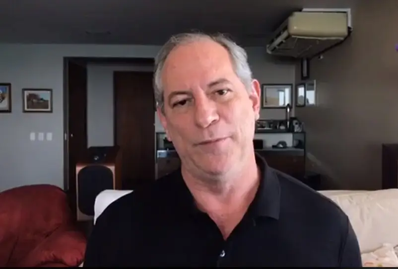 Ciro Gomes confuses the gesture of a supporter with an apology for the CV and explains himself on the networks