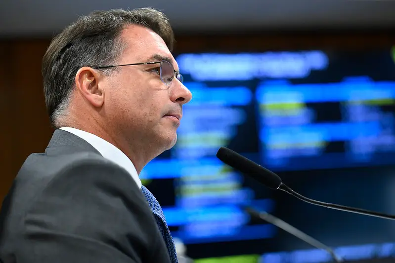 Datafolha indicates Flávio's wear and tear without clear migration to other names on the right