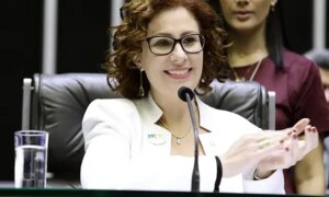 Italian court orders Carla Zambelli released after blocking extradition to Brazil