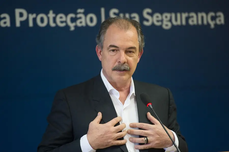 BNDES: Mercadante says he will recycle his share portfolio, with the exit of some securities
