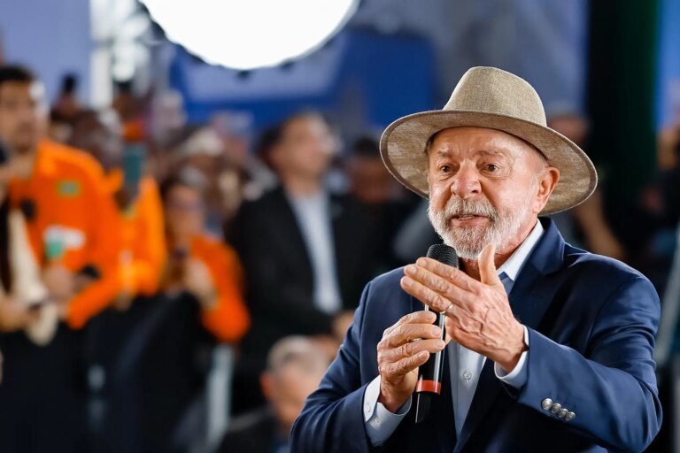Lula starts preventive radiotherapy after skin cancer removal
