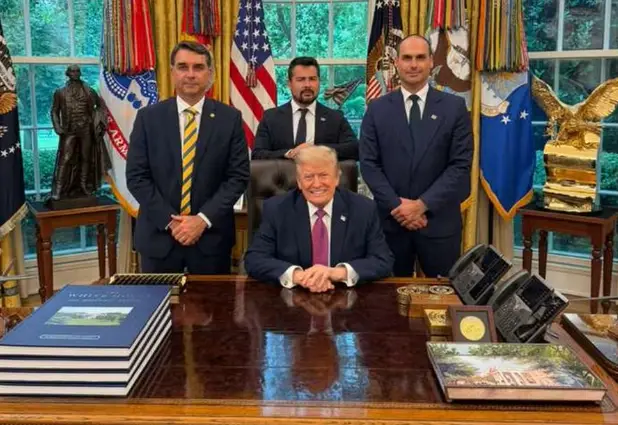 Shirt, Eduardo and message from Bolsonaro: behind the scenes of the meeting between Flávio and Trump