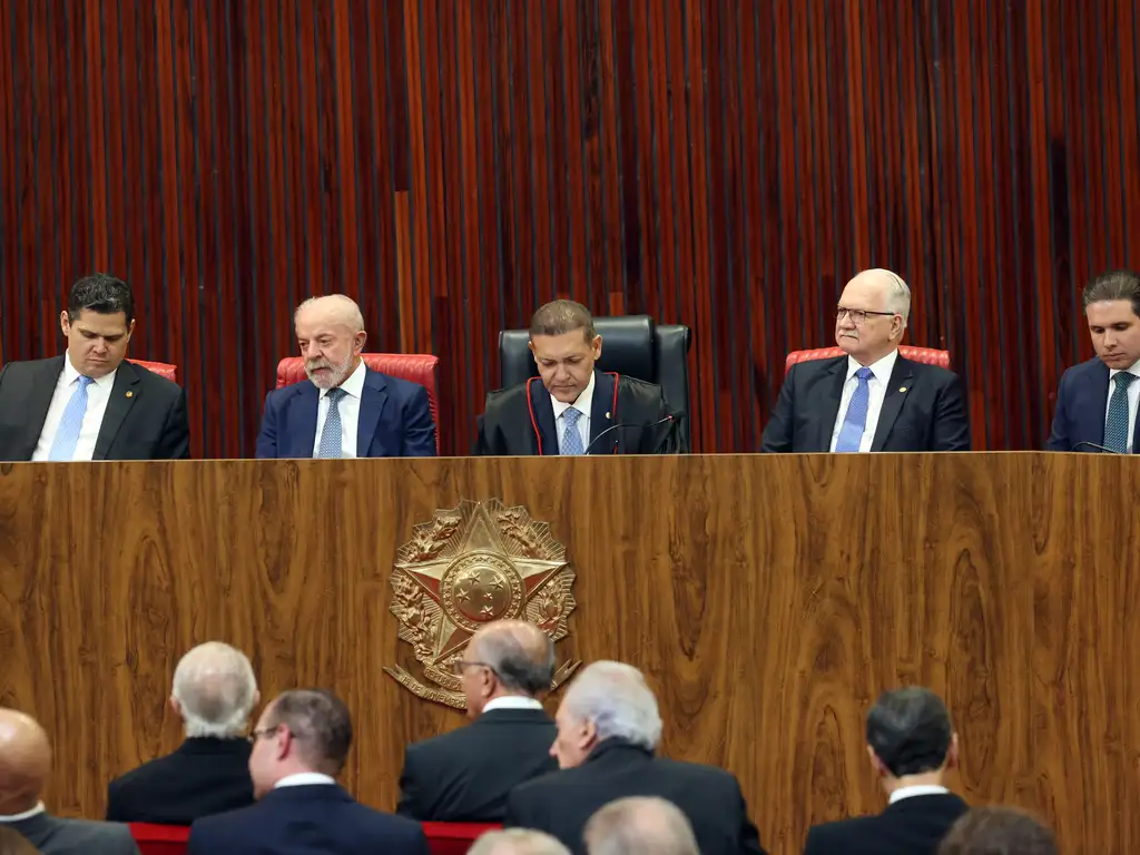 Alongside Lula and authorities at the TSE, Alcolumbre decides not to applaud Messias