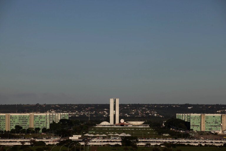 Government gives in and negotiates transition rule for the end of the 6×1 scale
