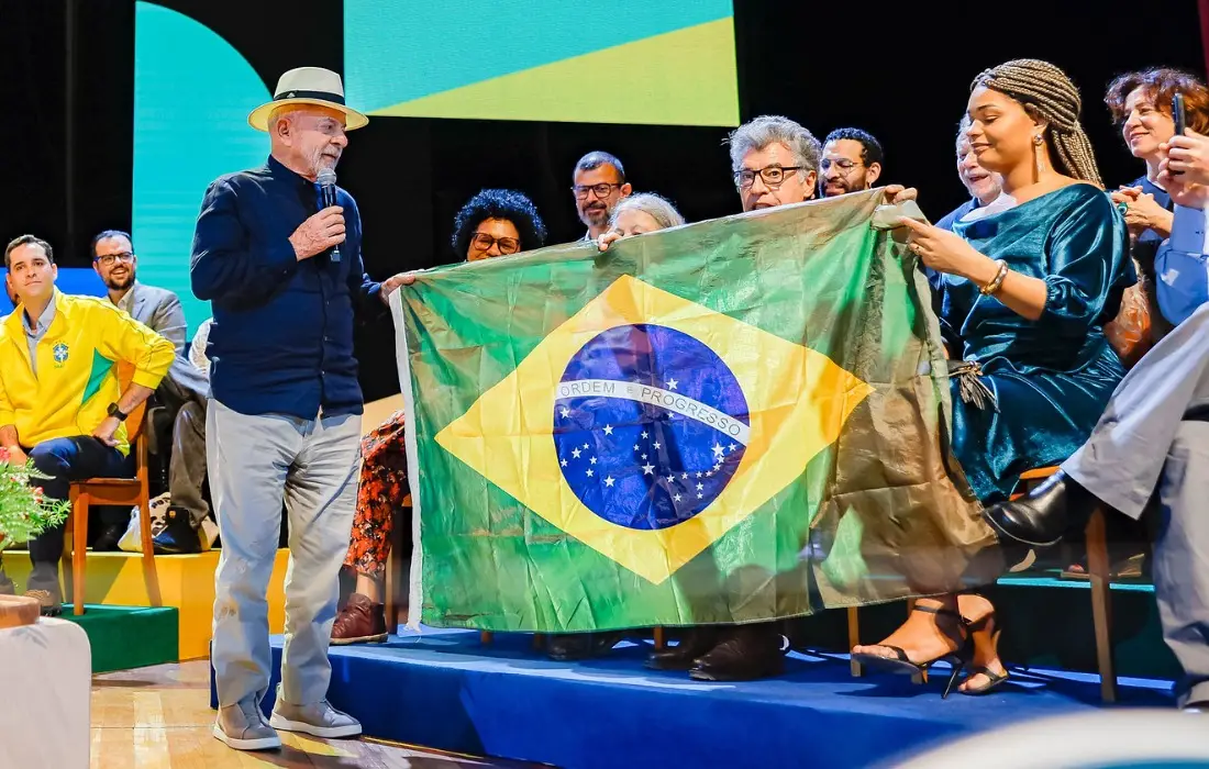 Lula defends the use of green and yellow by the left: “Don’t leave it to fascists”