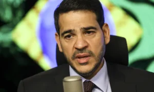 Messias goes online to thank allied senators, after criticism of the base’s performance