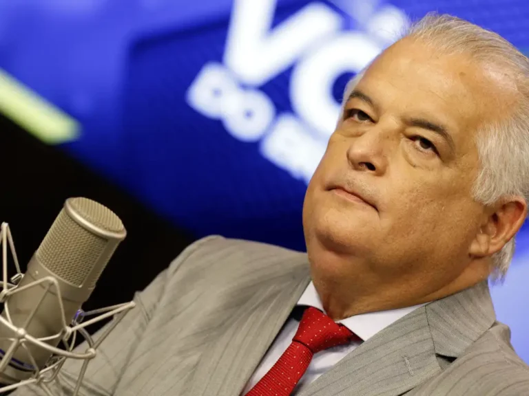 Lula articulates France as Haddad's vice-president in SP, but PSB wants former minister for the Senate
