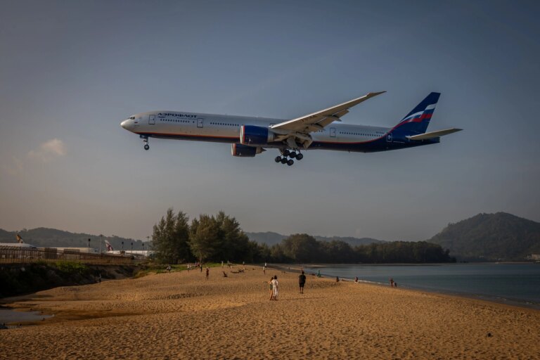 Russians fleeing war raise prices in Thai paradise and suffer rejection
